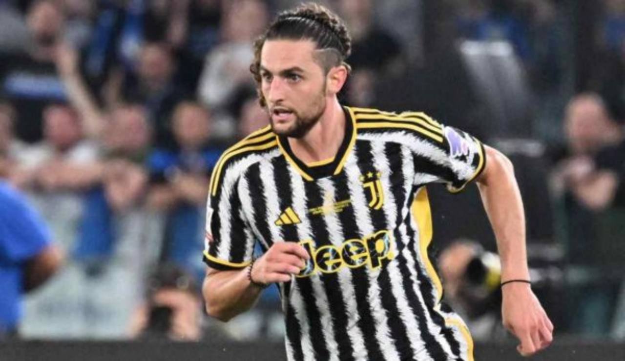 Tegola Rabiot, svelati i tempi di recupero | L’annuncio ha scosso Milanello: ecco quando torna