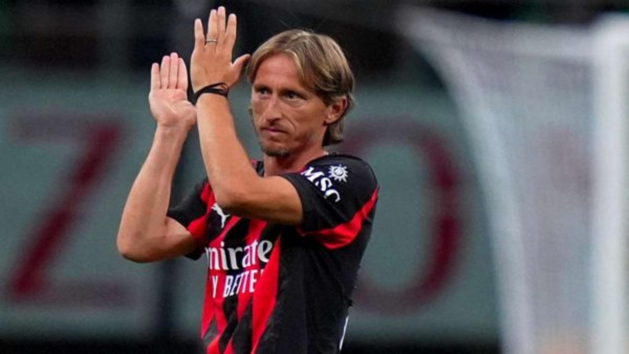 Modric gela il Milan: a giugno una nuova squadra | Indiscrezione pesantissima e tifosi in lacrime