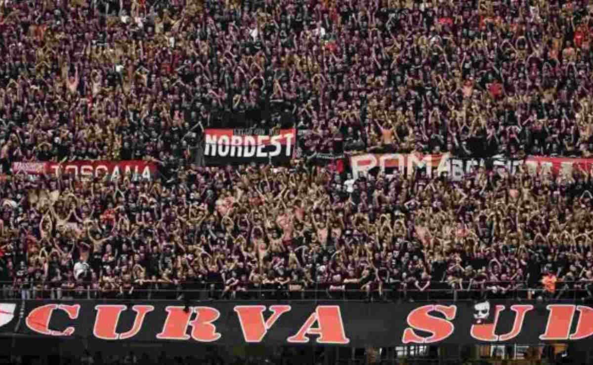 O Milan o niente: la bandiera rossonera ha giurato amore | Desidera soltanto questi colori