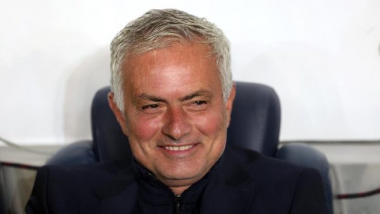 Juventus, Mourinho bussa alla porta | Lo Special One sorprende ancora: il suo futuro è già scritto
