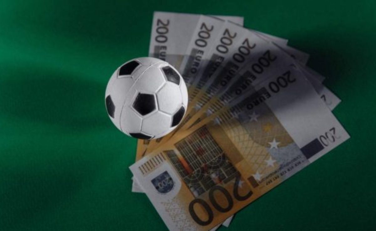 Nuovo scandalo nel calcio: stavolta sono coinvolti i rossoneri | Le accuse sono gravissime