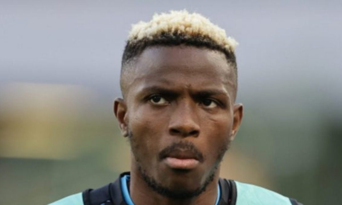 Vi svelo la sua prossima squadra: Osimhen, l’annuncio arriva a sorpresa | Non può rinunciare a un’occasione del genere